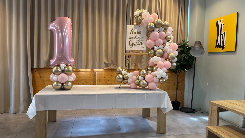 Planet Party-allestimento palloncini per primo compleanno