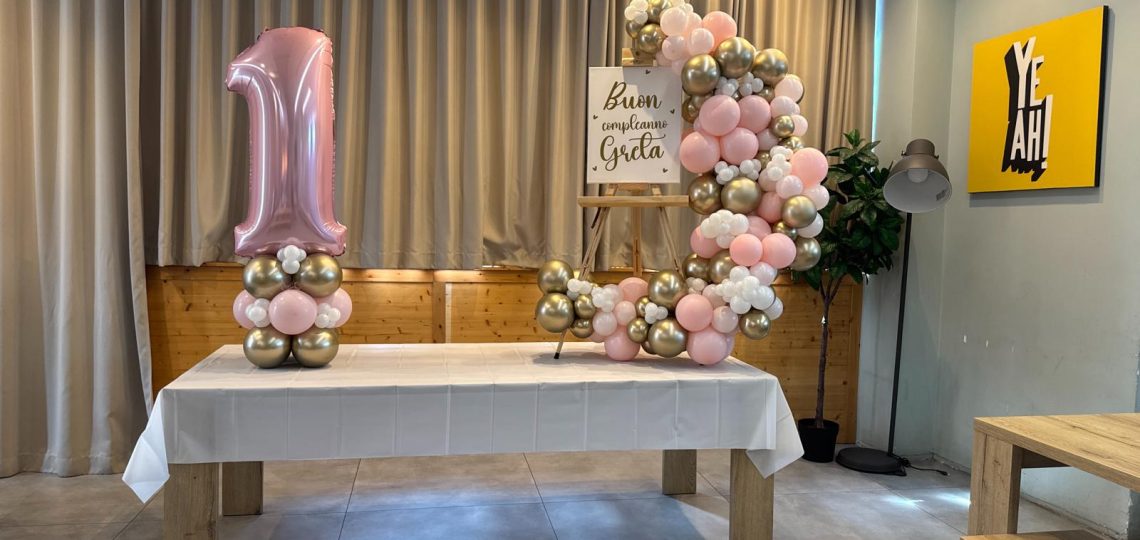 Planet Party-allestimento palloncini per primo compleanno
