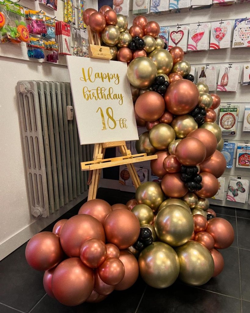 Planet Party-composizione arco palloncini
